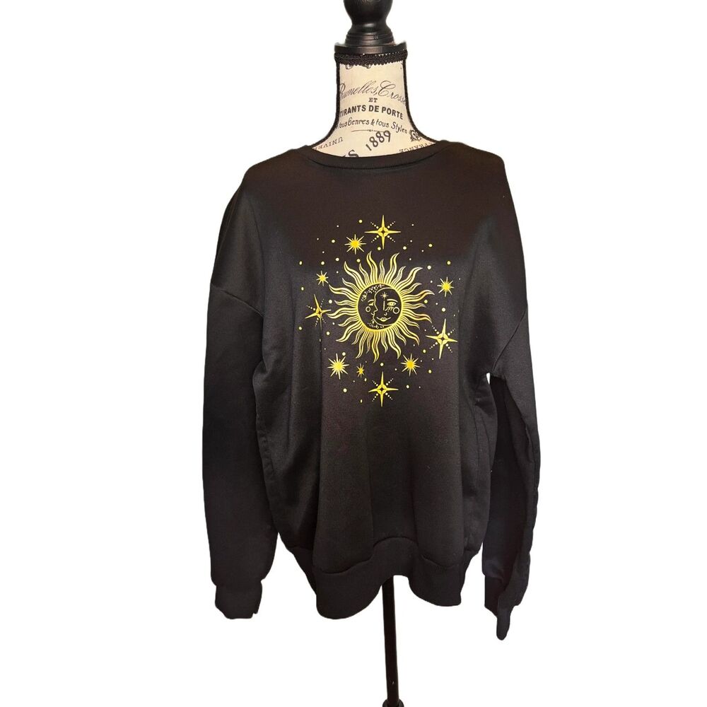 Sun and Stars Sweatshirt size Medium
